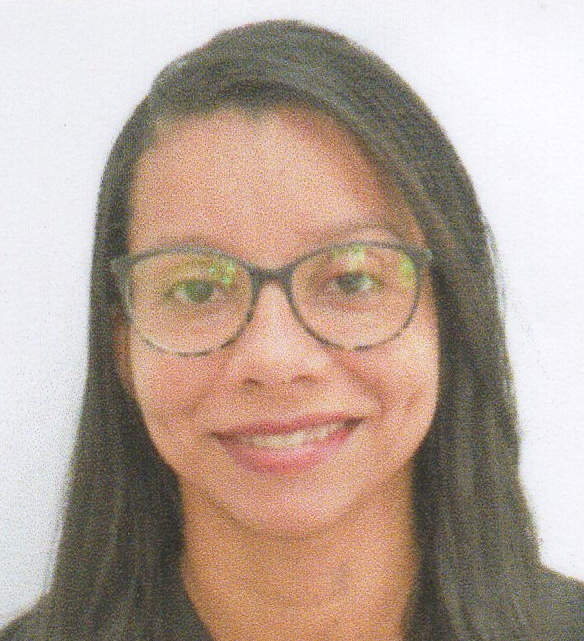 Taciana Santos - Secretária